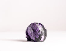 Load image into Gallery viewer, Mini Collectible Skull - Marbled - 131