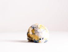 Load image into Gallery viewer, Mini Collectible Skull - Marbled - 40