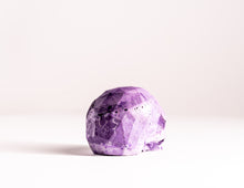 Load image into Gallery viewer, Mini Collectible Skull - Marbled - 58