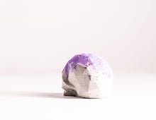 Load image into Gallery viewer, Mini Collectible Skull - Marbled - 68