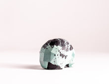 Load image into Gallery viewer, Mini Collectible Skull - Marbled - 96