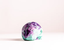 Load image into Gallery viewer, Mini Collectible Skull - Marbled - 09