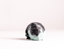 Load image into Gallery viewer, Mini Collectible Skull - Marbled - 108
