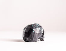 Load image into Gallery viewer, Mini Collectible Skull - Marbled - 117
