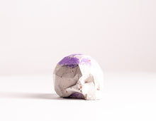 Load image into Gallery viewer, Mini Collectible Skull - Marbled - 127
