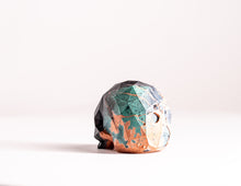 Load image into Gallery viewer, Mini Collectible Skull - Marbled - 158
