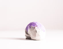 Load image into Gallery viewer, Mini Collectible Skull - Marbled - 68
