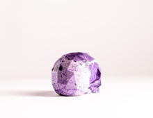 Load image into Gallery viewer, Mini Collectible Skull - Marbled -12
