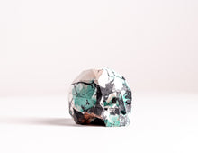 Load image into Gallery viewer, Mini Collectible Skull - Marbled -28
